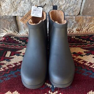 Chooka Delridge Chelsea Black Size 9 Boots NWT